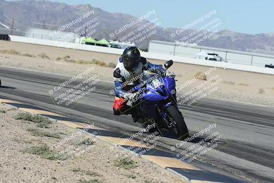 media/Oct-30-2025-Racers Edge (Thu) [[dabbdaf680]]/3-B Group/Session 3 (Turn 15 Inside)/